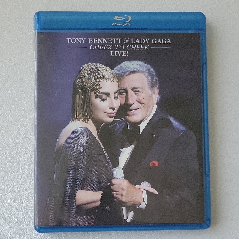 Tony Bennett & Lady Gaga Cheek to Cheek Live Blu-ray